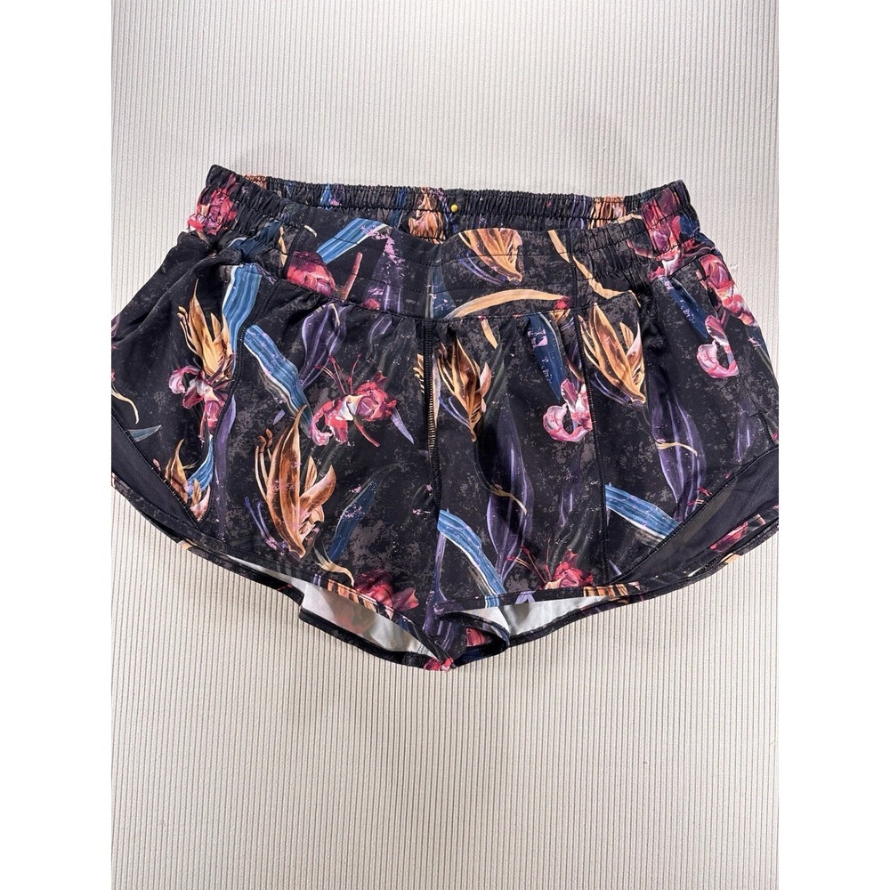 Lululemon Veiled‎ Floral Black Print 2" Hotty Hot Lined Shorts Size 8